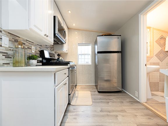 3rd image of 3212 Adeline St #A