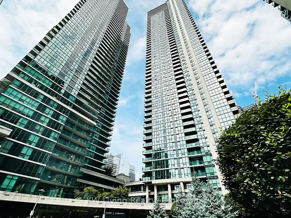 18 Harbour St, Toronto, ON
