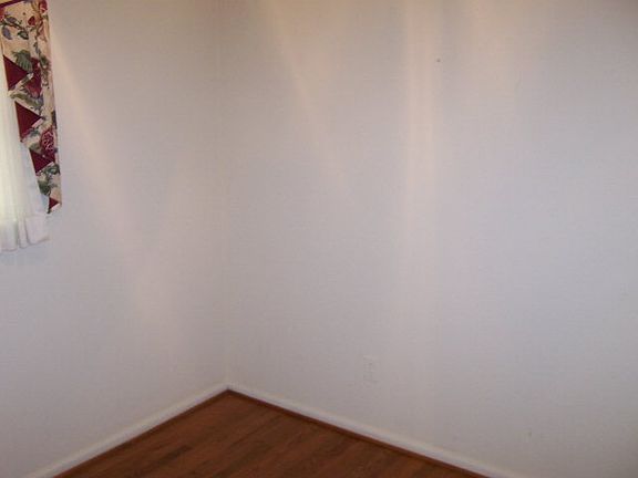 4th image of 105 Druid Ln