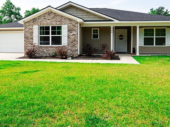 3rd image of 739 Linden Dr