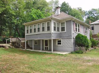 15 Gladstone St, Smithfield, RI 02917