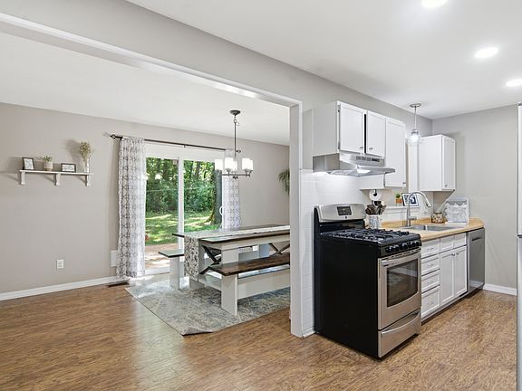 4th image of 57385 Hamilton Dr