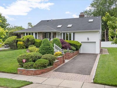 23 Maytime Court, Jericho, NY, 11753