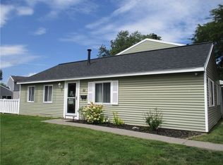 51 Hobbes Ln, Rochester, NY 14624