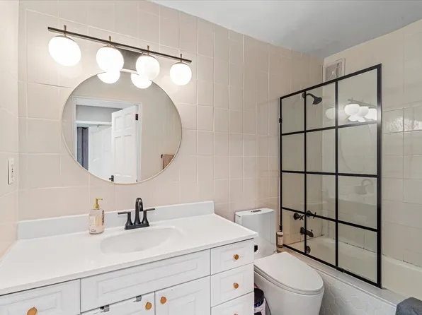 162-40 Ninth Avenue image 14 of 28