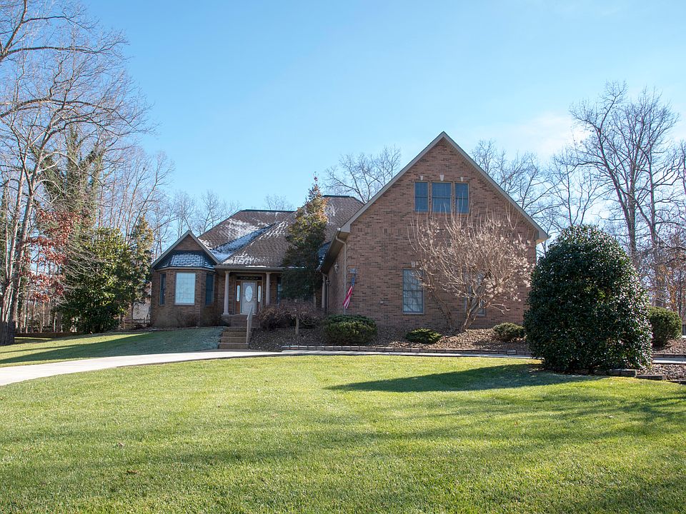 1st image of 511 Holiday Dr