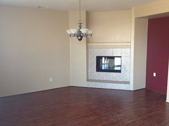 4th image of 14547 Clydesdale St