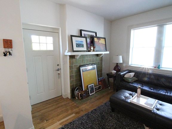 3rd image of 1162 N Saint Clair St