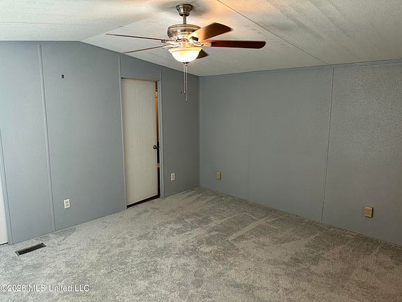5th image of 4084 Sand Hill Rd