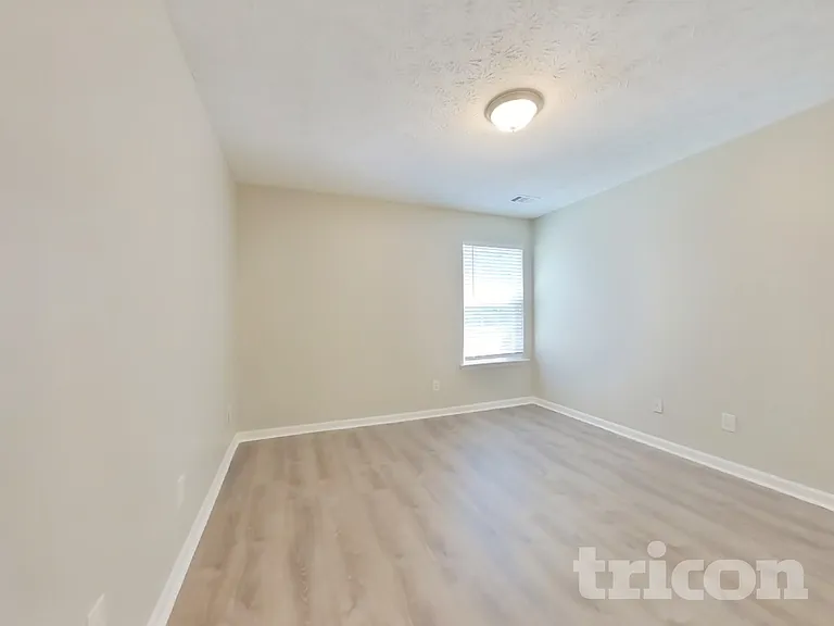 261 Silver Ridge Dr — Photo 9