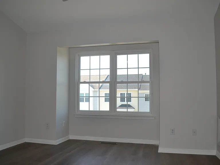 7104 Collinsworth Pl — Photo 8