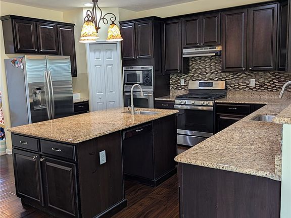 2nd image of 3012 Juniper Ct
