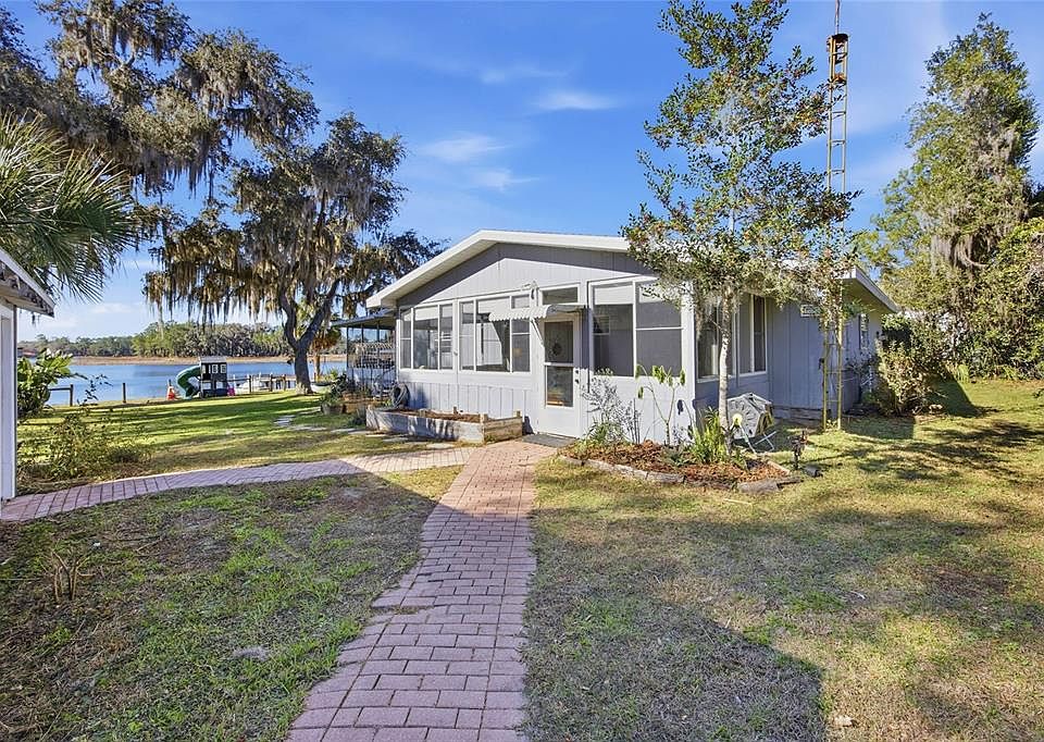 1st image of 10550 NE 222nd Place Rd