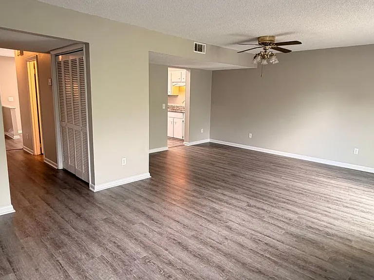 912 Pineland Ave #43 — Photo 3