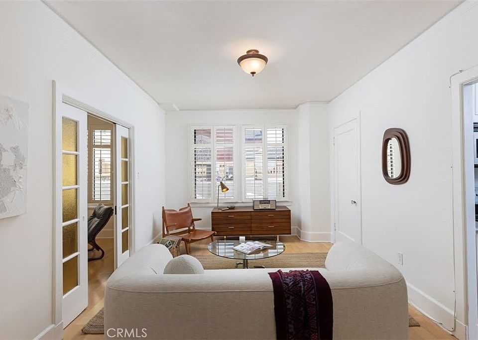 1st image of 315 W 3rd St Unit 201