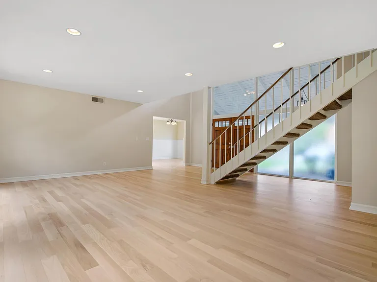 1672 Wellington Pl — Photo 13