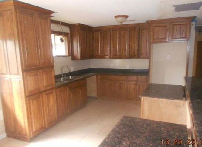 2nd image of 422 Thornwood Dr
