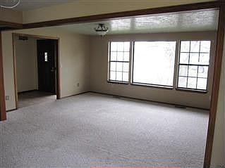 country_terrace-family room