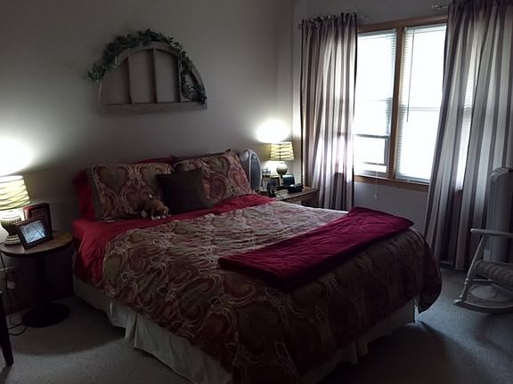 4th image of 445 W Miner St APT 4