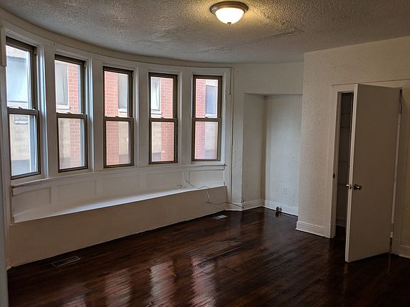 5th image of 3824 S Michigan Ave APT 1