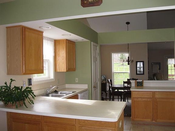 5th image of 701 Elmwood Point
