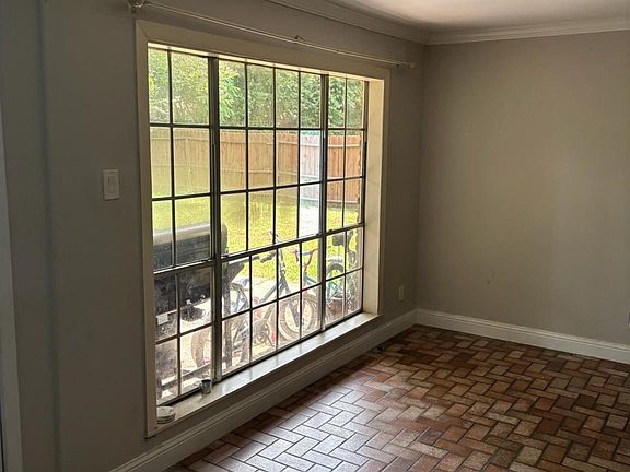 4th image of 8910 Reamer St