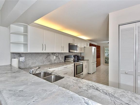 4th image of 4530 Chantelle Dr #K-104