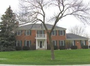 1843 Manor Ln, Mundelein, IL