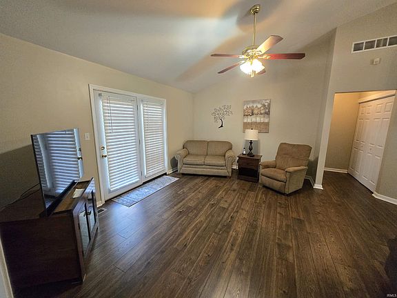 4th image of 3746 Five Oaks Dr