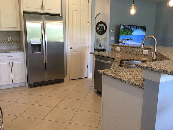 4th image of 10221 Glastonbury Cir #102