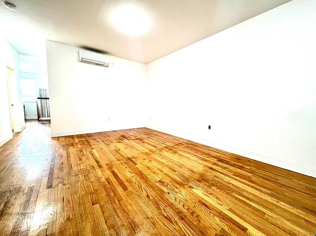 Building Photo - 1205 Liberty Ave #2