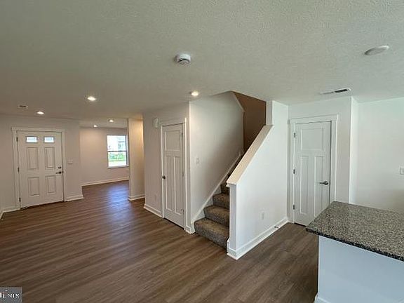 3rd image of 3 Monroe Ave