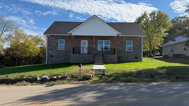 3 bed, 1500 sqft, $2,000 — Photo 1