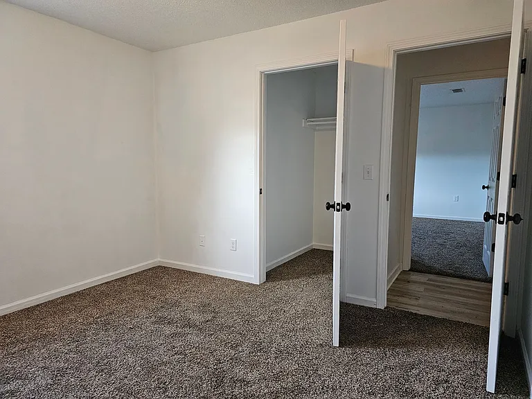 Spacious 4 Bedroom 2 Bath Upstairs unit! — Photo 21
