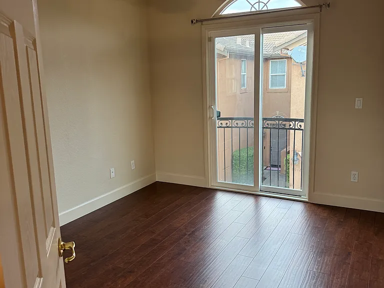 8015 Vertine Ct — Photo 9