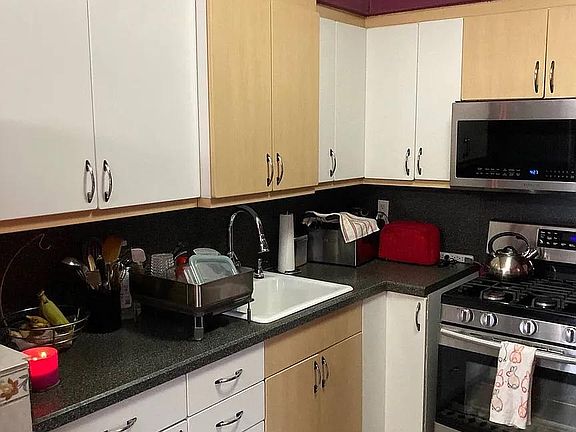 3rd image of 104 24th Ave #2