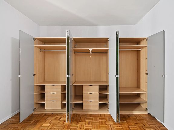 5th image of 3 Hanover Sq APT 6A