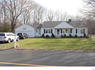 382 Dogwood Rd, Orange, CT 06477