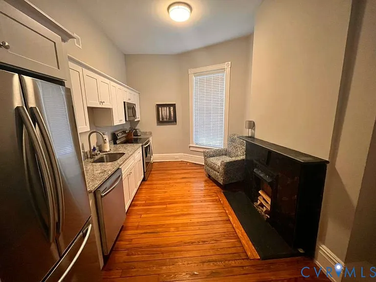 18 W Franklin St #4 — Photo 9