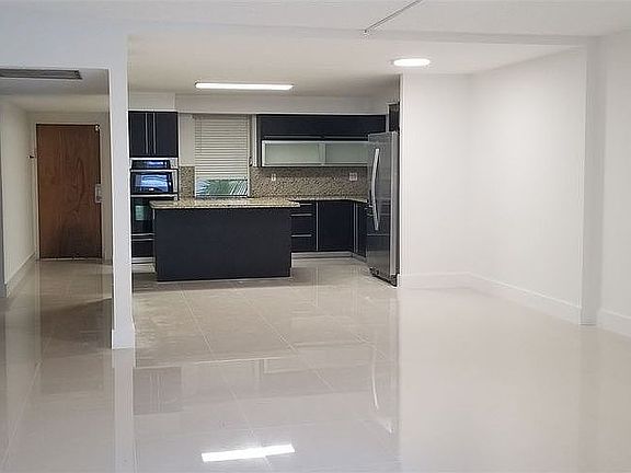 4th image of 20301 NE 30th Ave APT 116