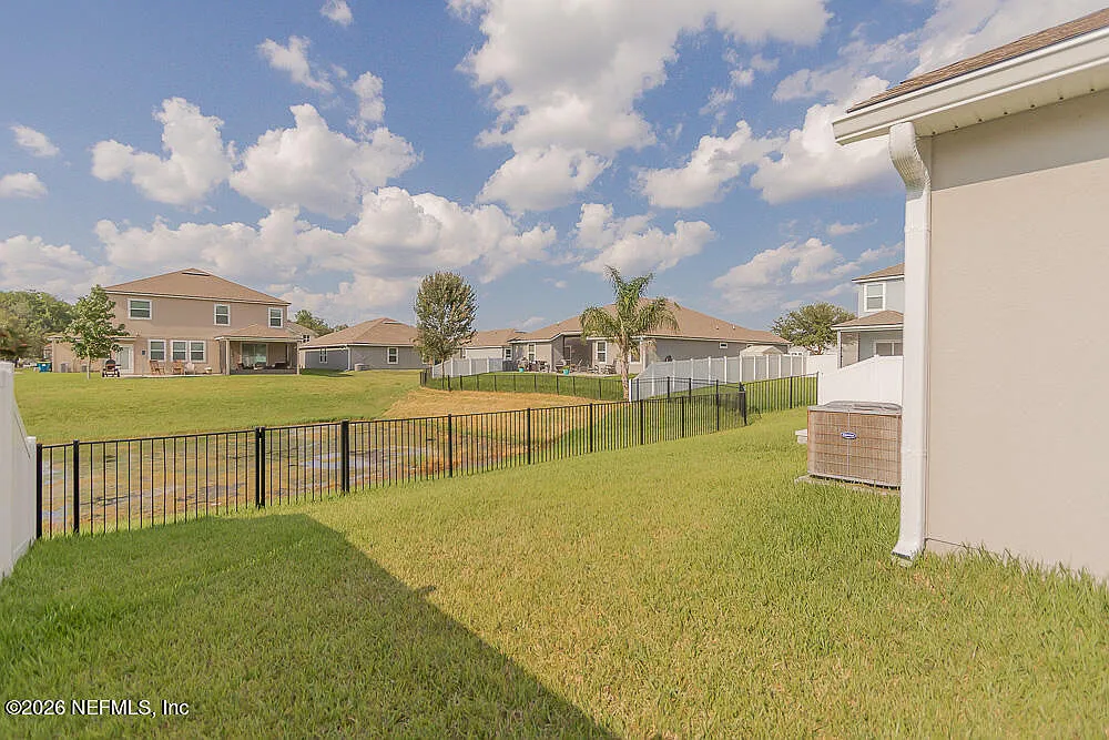 4 bed, 2.0 bath, 1914 sqft, $3,000 — Photo 4