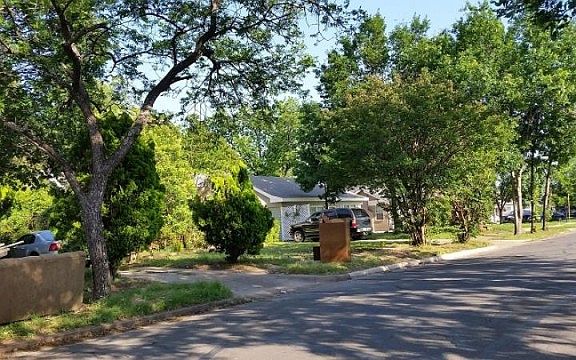 4th image of 606 S Rosemont Ave