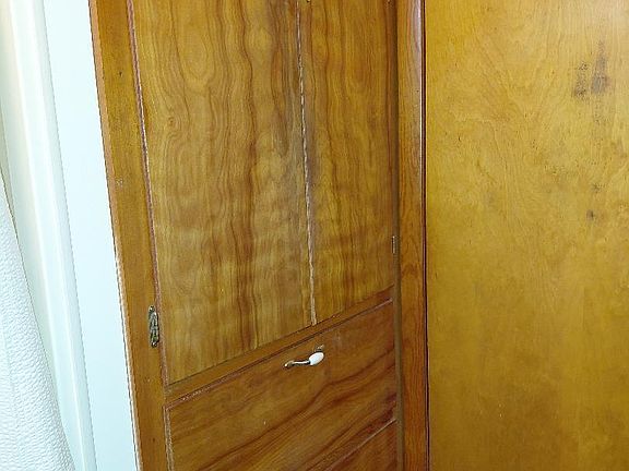 5th image of 5806 Lakeshore Rd N