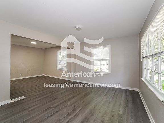 1346880_003_wm_-_living_room_13080843.jpg