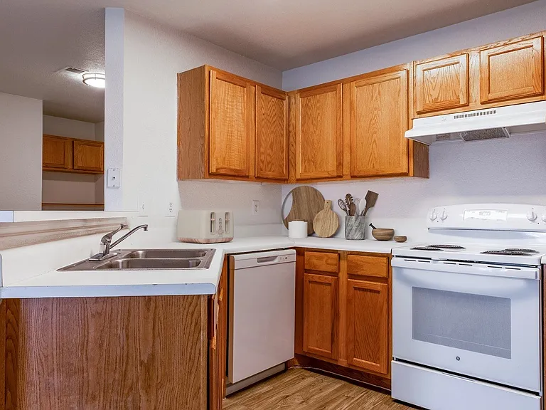 Country Ranch Apartments — Photo 13