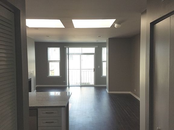 5th image of 3516 N Sheffield Ave APT 4RN