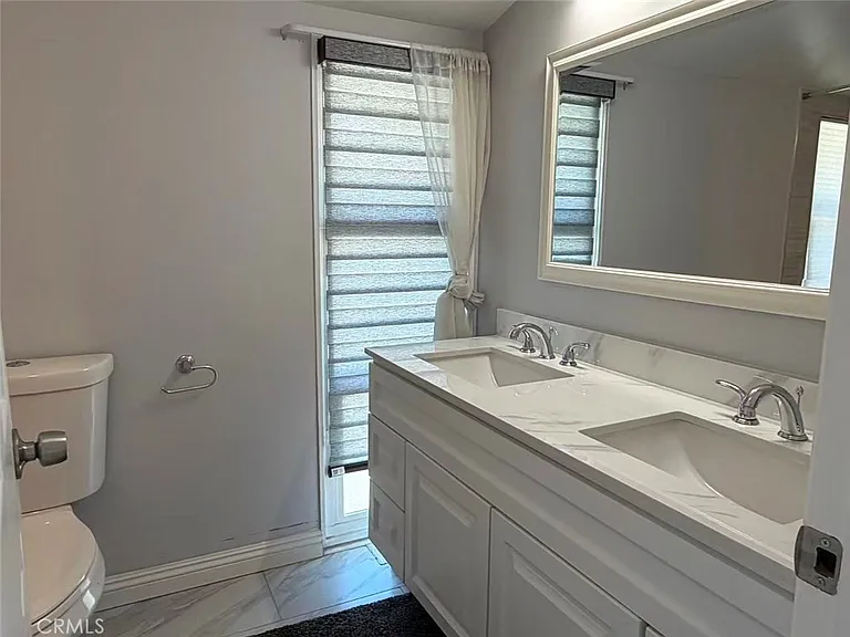 5738 Agnes Ave — Photo 9