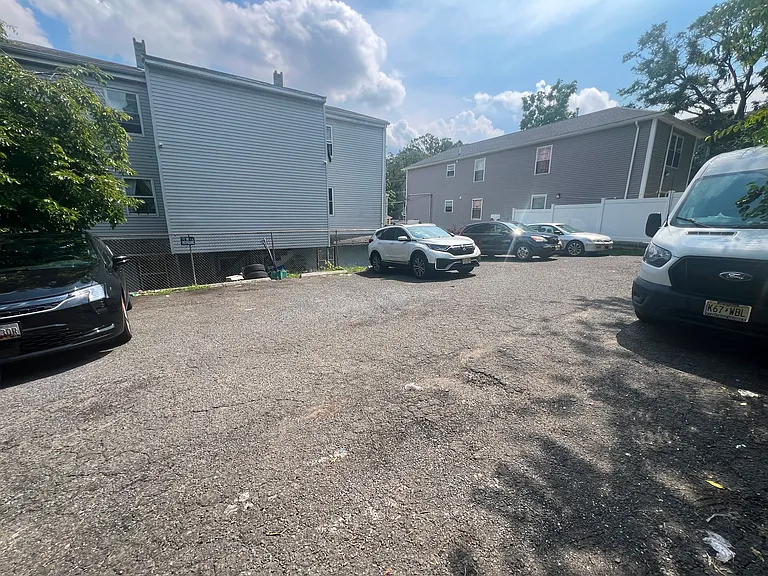 39 N 3rd St #1R — Photo 14
