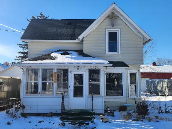 205 North Maple Street, North Freedom, WI 53951