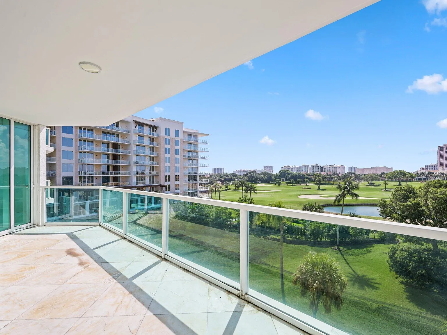 2 bed, 2.5 bath, 1982 sqft, $7,500 — Photo 4